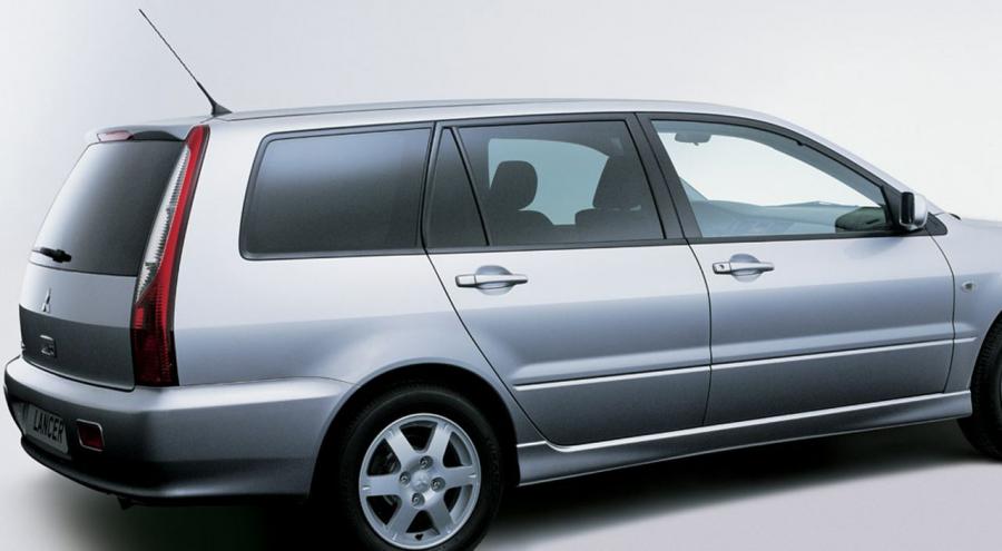  Mitsubishi Lancer 2000 года  (фото 2 из 31)